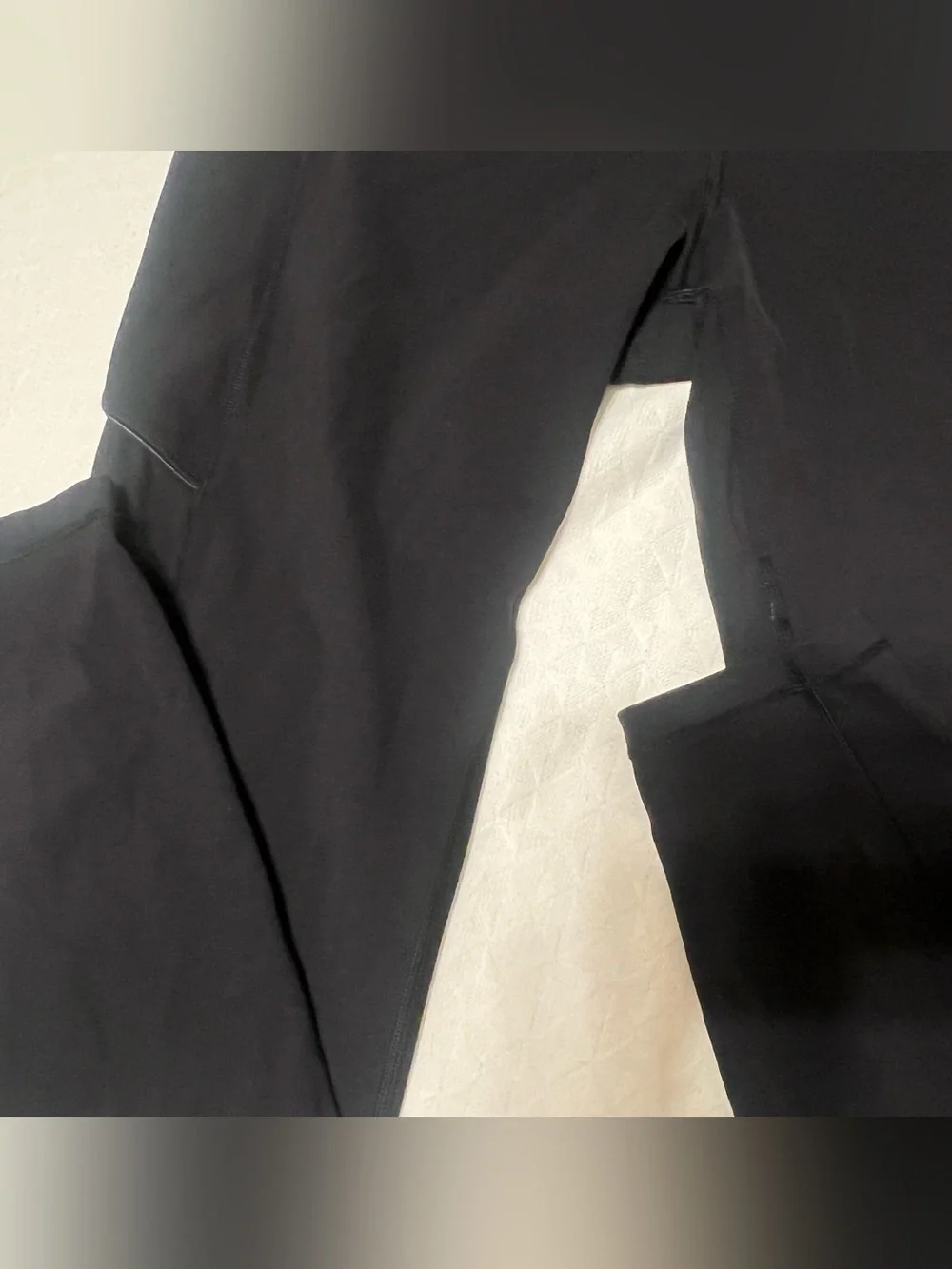 Women’s lululemon athletica Black Speed Tight Leggings size 12. Inseam 28